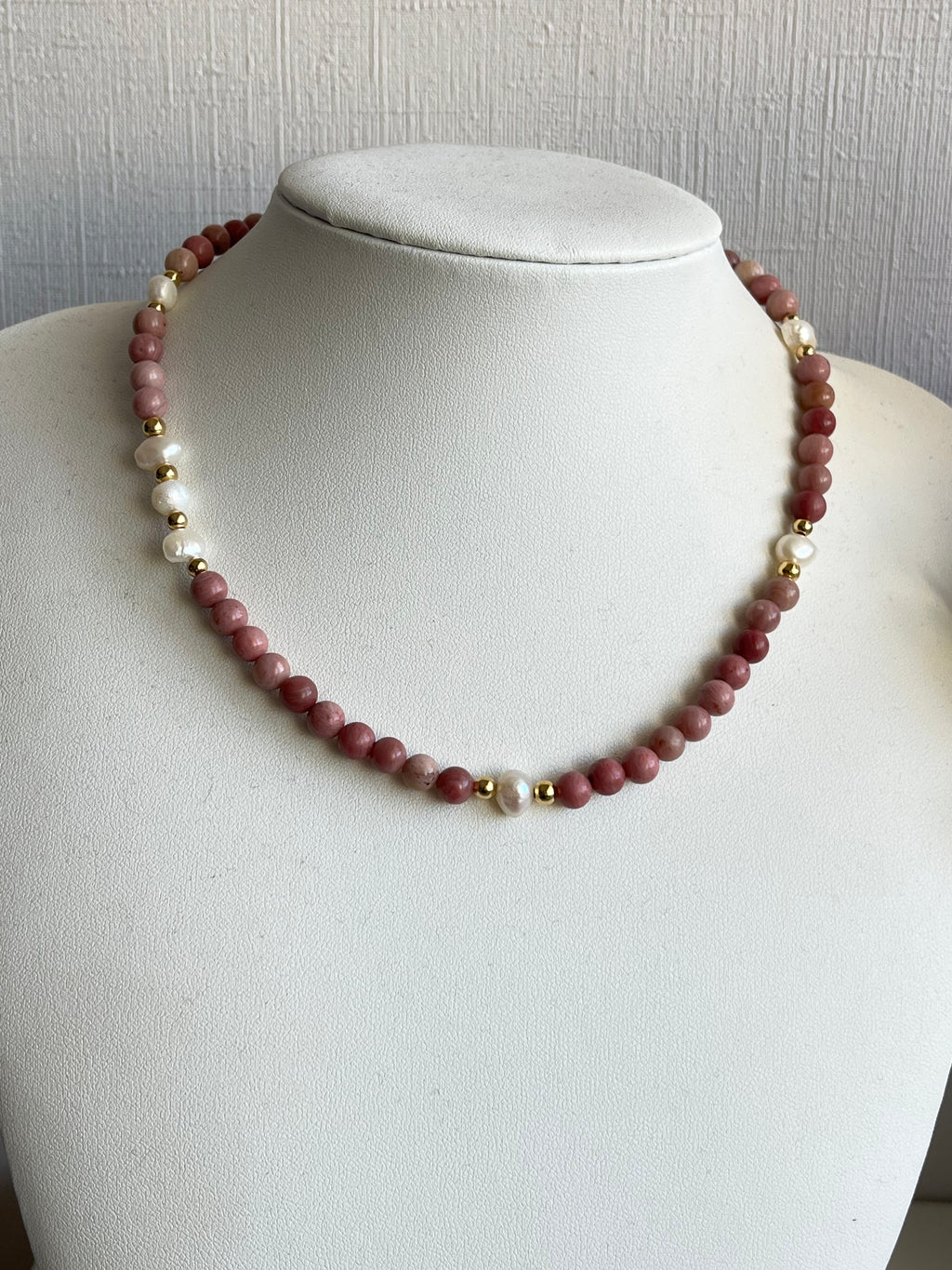 Collar “Florecer en Rosa”