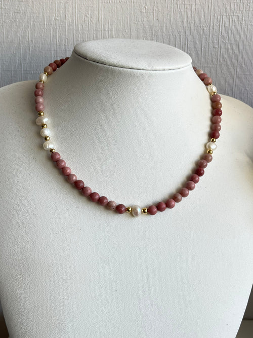 Collar “Florecer en Rosa”